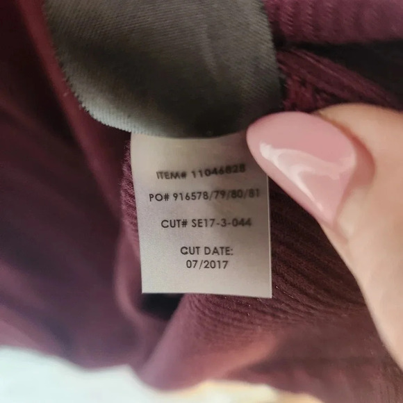 TORRID Long Sleeve Lace-Up Sleeve Tunic in  Berry Size 1 - Picture 8 of 9